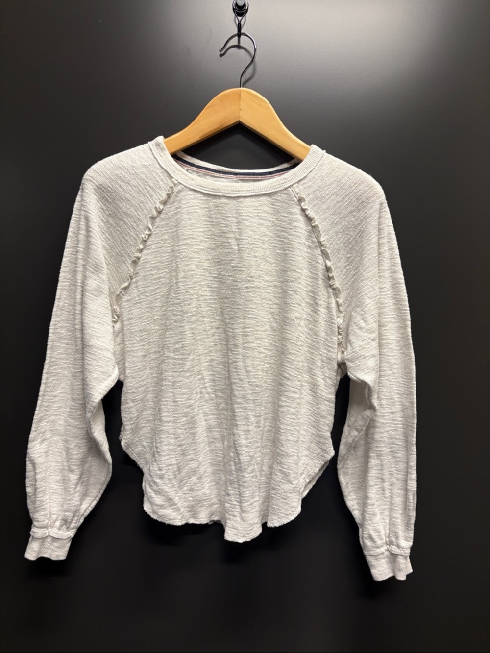 Pilcro by Anthropologie Light Gray Raglan Long Sleeve Top With Ruffle Detailing